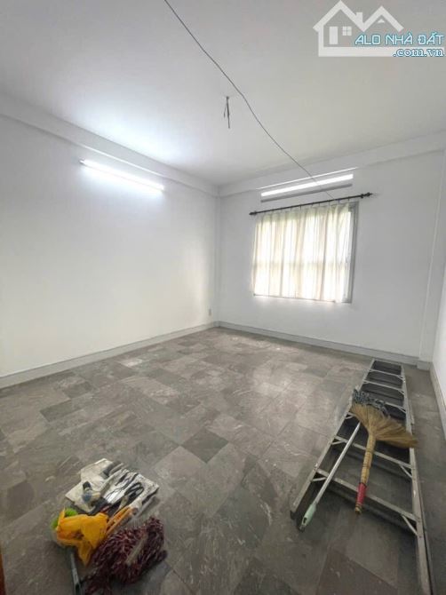 CHỦ NHÀ BÁN GẤP NHÀ HẺM Ô TÔ TRÁNH - NƠ TRANG LONG - 3 TẦNG BTCT🌹🌹 - 3