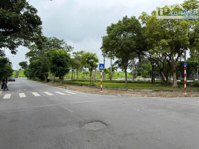 🌟 SIÊU PHẨM NHÀ BÁT KHỐI LONG BIÊN - 78M2 - GARA 3 Ô TÔ - GẦN AEON MALL - ĐƯỜNG 15M VỈA - 3
