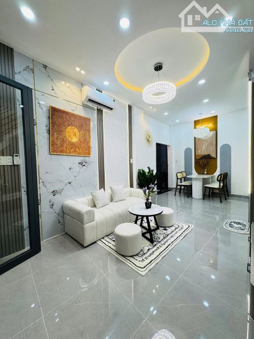 Bán nhà p5 Phú nhuận - full nội thất - HXH - 4,35 tỷ. - 4