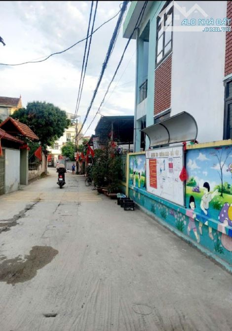 ĐẠI CÁT -BẮC TỪ LIÊM VIEW HỒ ,OTO 7 CHỖ ĐỖ CỬA 36 M 5 TẦNG 5,4 TỶ- Mt 3 , 5 m - 4