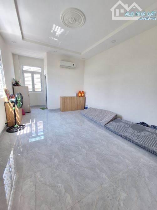 Gấp bán nhà Lã Xuân Oai, Quận 9(cũ), 3 tầng, giá 8.8 tỷ, dt 80m2. - 4