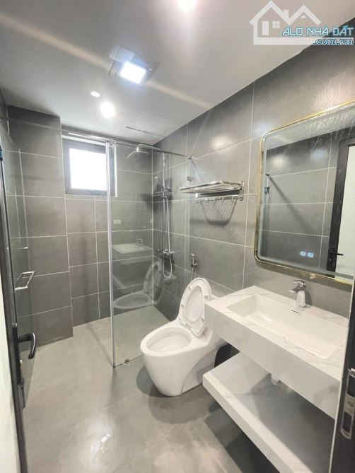 B.án N.h.à-Đặng Vũ Hỷ-Thanh Am-Thương Thanh-Long Biên.  -DT60m2-5T Giá 12.4tỷ (đàm phán). - 4