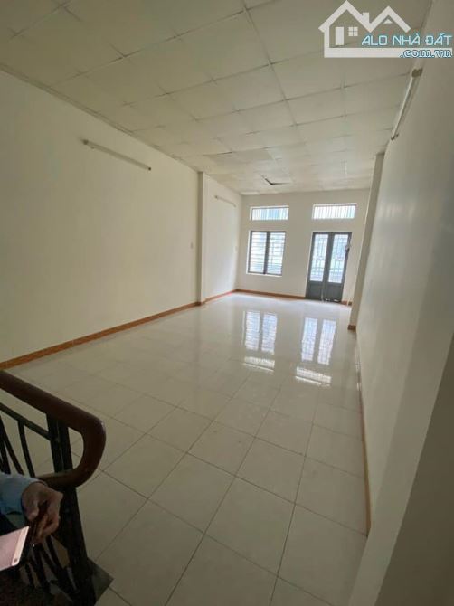 Bán nhà riêng 1 trệt 1 lầu, SHR, Thới Tam Thôn, Hóc Môn. Giá 1,1 tỷ - 4