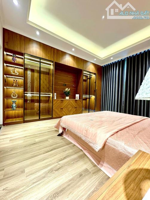 Hoa Hậu Phố Trung Kính- Diện Tích 35m2x5T- Gần Phố - Full Nội Thất - Giá 7.98 Tỷ - 4