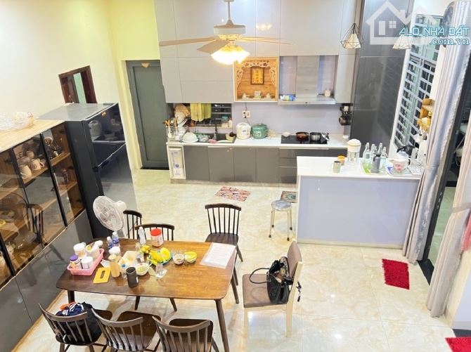 BT 3 TẦNG BIỂN HOÀ MINH - DT 205 M2 - CHƯA ĐẾN 10 TỶ - 4