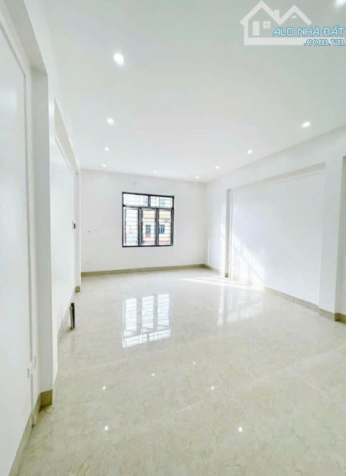 Bán nhà 2 tâng . Mao Trung . Phượng Mao . dt 72m . mt 4,5m . hướng ĐN . giá 5 ty9 - 4