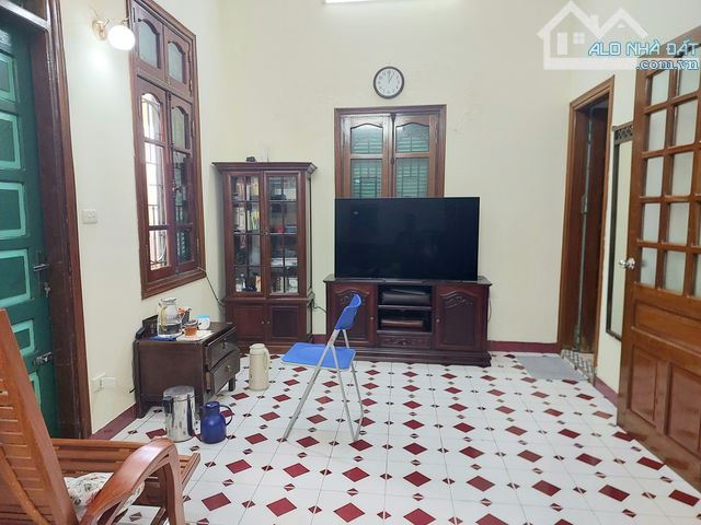 Bán nhà Hoàng Quốc Việt, Cầu Giấy. 56m², lô góc, ô tô vào nhà, 5 tầng, giá 27.8 tỷ, sổ đẹp - 4