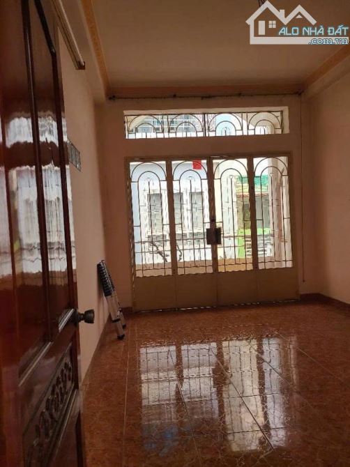 Nhà bán: đường Hải Thượng Lãng Ông. Q5. 3 tầng. Giá 9,2 tỷ - 4