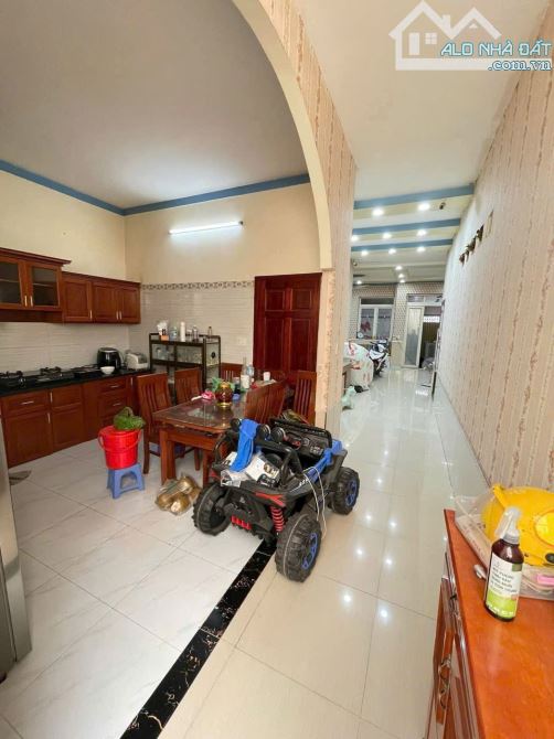 Bán Gấp Nhà Mặt Tiền KD VIP 8x25 Khu Tái Định Cư Big C Dĩ An - 4