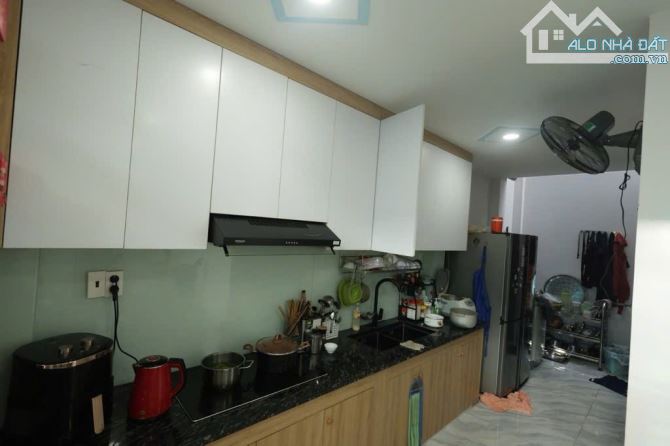 Bán Nhà 4 tầng đường HÀ HUY GIÁP phường THẠNH XUÂN Q12, dt 130m²(4,8x26).DÒNG TIỀN 4tr/th. - 4
