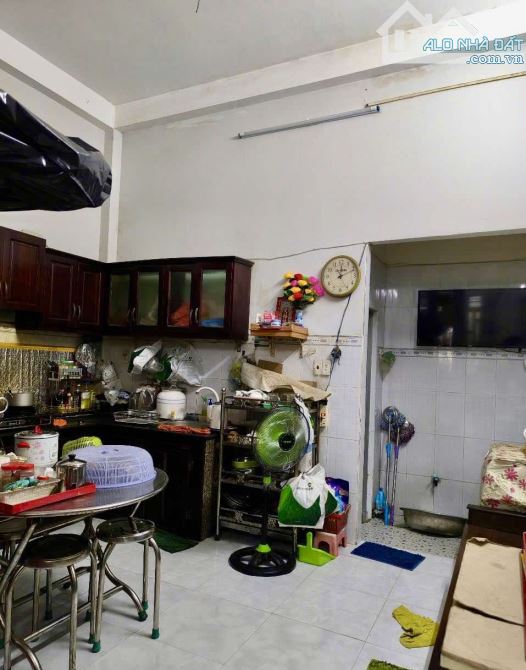 NHÀ 3 TẦNG CÒN MỚI VÀO Ở NGAY, 58M2, HXH, GẦN BÊN BỆNH VIỆN QUẬN 12 , CHỈ 4.45 TỶ TL - 4