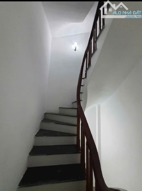 ĐẠI CÁT -BẮC TỪ LIÊM VIEW HỒ ,OTO 7 CHỖ ĐỖ CỬA 36 M 5 TẦNG 5,4 TỶ- Mt 3 , 5 m - 5