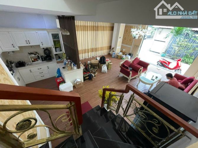 BÁN NHÀ, đường Đặng Văn Ngữ, Q. Phú Nhuận, Kc 1Trệt 4 lầu cao cấp  Dt:7 x 9m. Giá 15tỷ900 - 5