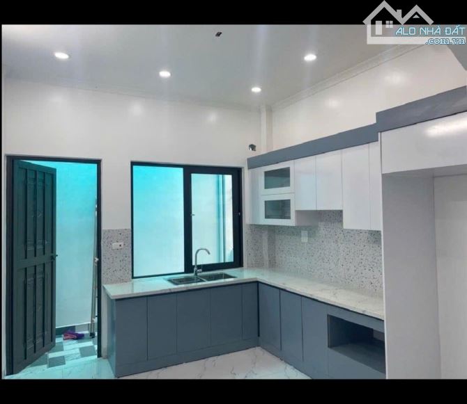 Ngã 3 Đông Mỹ, Thanh Trì. DT: 47m, nhà 4 tầng, 4 ngủ, giá:5.5 tỷ, gần Tái Định Cư Đông Mỹ - 5