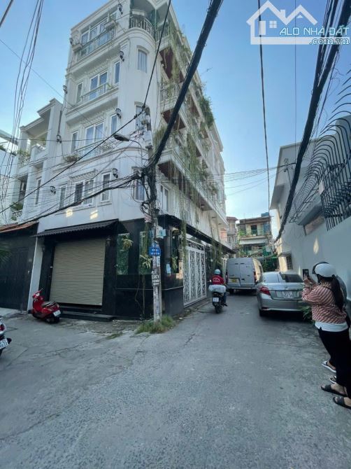 BÁN NHÀ, đường Đặng Văn Ngữ, Q. Phú Nhuận, Kc 1Trệt 4 lầu cao cấp  Dt:7 x 9m. Giá 15tỷ900 - 6