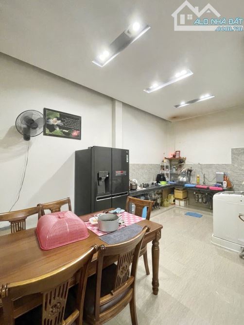 Chỉ 3,7 tỷ Bán Nhà 1 trệt 2 lầu ngay đường Cách Mạng Tháng 8 Chợ BH P Quang Vinh - 6