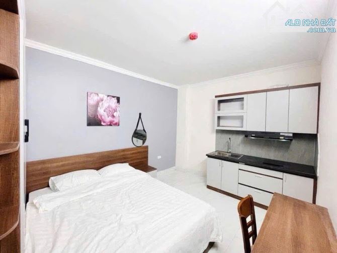 Toà 7 tầng CCMN ngõ 445 Nguyễn Khang, dòng 170 Tr/tháng, 30 phòng, gần oto,110m2.Giá 31tỷ - 7