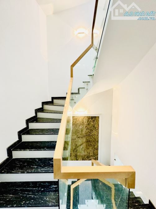 MĂT TIỀN HẺM 6M KD KHU PHÂN LÔ - ĐƯỜNG THĂNG LONG - TÂN BÌNH - DT:82M2 - 4 TẦNG - GIÁ 16 T - 7