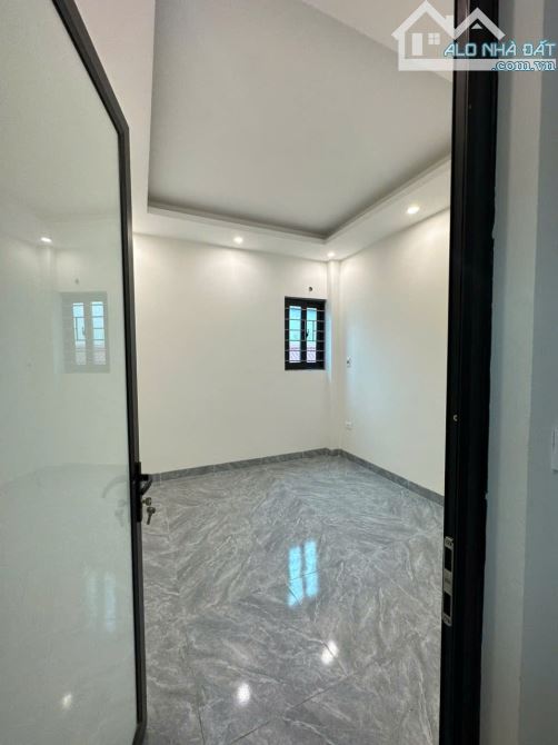 Bán nhà xây mới Yên nghĩa - 35m cầu thang giữa -phòng nào cũng có cửa - giá chỉ 5ty5 - 8