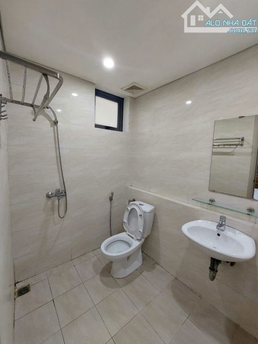 Cho thuê căn hộ 2PN, 2WC đẹp tại Sakura Tower 47 Vũ Trọng Phung  giá 12 triệu - 8