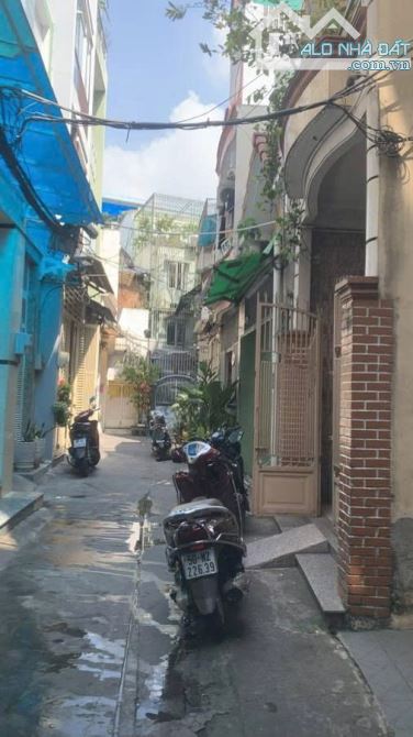 Nhà bán: đường Hải Thượng Lãng Ông. Q5. 3 tầng. Giá 9,2 tỷ - 8