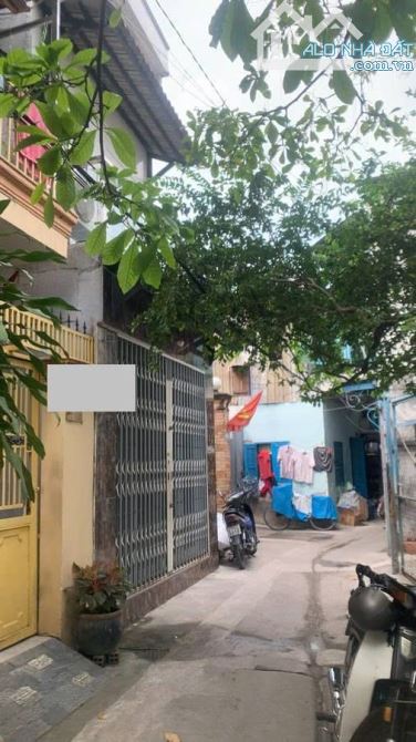 Nhà bán: đường Hải Thượng Lãng Ông. Q5. 3 tầng. Giá 9,2 tỷ - 9