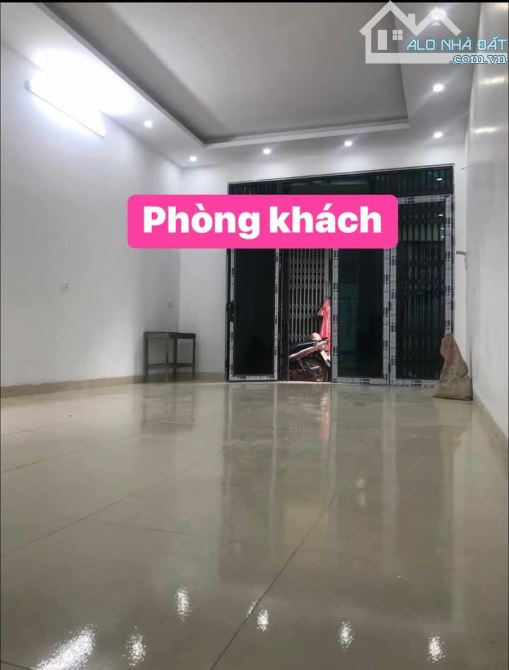Nhà 2,5 tầng ngõ đường Điện Biên phường Cửa Bắc