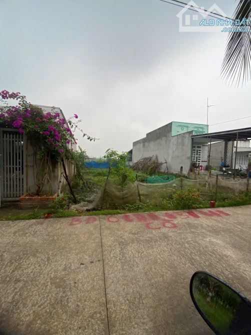 Bán đất Đức Hòa Thượng, 120m2 thổ cư SHR. 1 sẹc 824 vào 300m, đường bê tông giá 1.1 tỷ TL