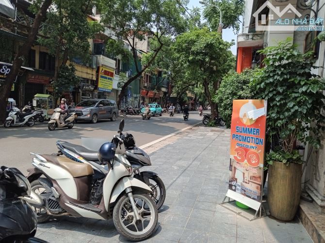 Bán nhà mặt phố Hàng Bông DT 282m2, MT 9m, Giá 160 tỷ