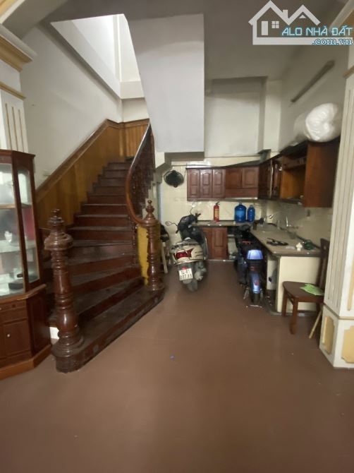 Bán nhà Phạm Tuấn Tài Bắc Từ Liêm Sổ vuông 35m, 5 tầng 3 ngủ MT4m Giá 14 tỷ Ngõ ô tô tránh
