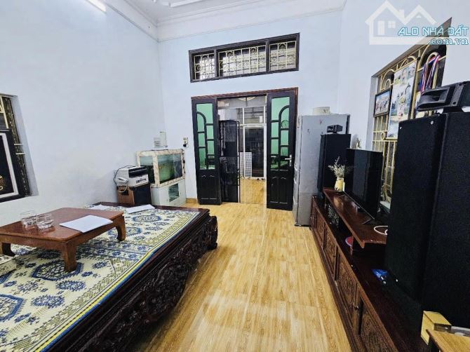 Bán nhà Cổ Nhuế Bắc Từ Liêm. Sổ 64m, 3 tầng 3 ngủ MT4m1 Giá 14.8 tỷ Ngõ 2 ô tô+Vỉa hè