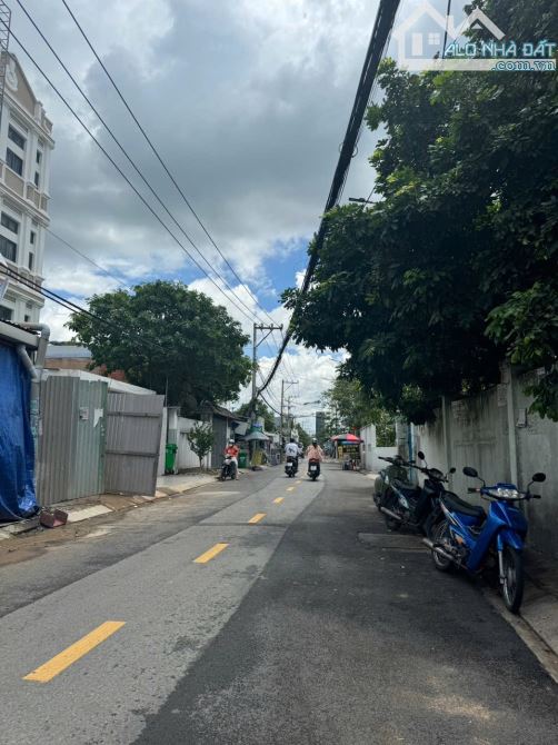 Bán gấp lô đất 12m x 42m đường 102 Man Thiện, Tăng Nhơn Phú A - 500m2