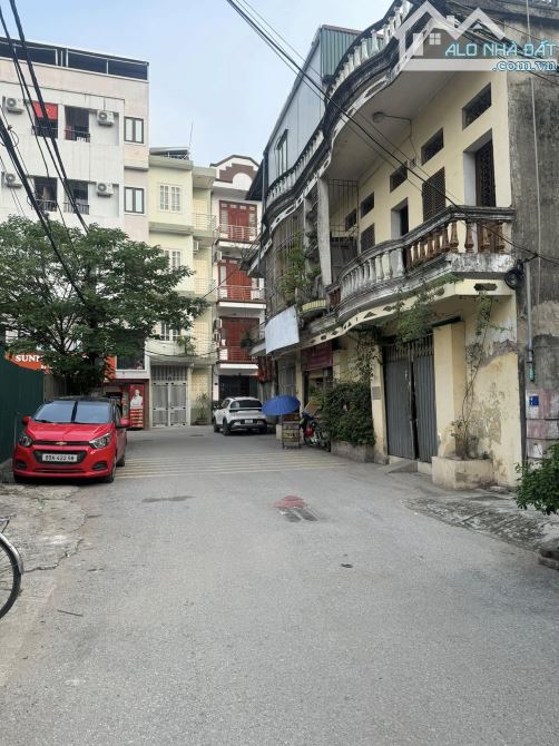 BÁN GẤP NHÀ NGỌC HỒI - HOÀNG MAI Ô TÔ TRÁNH- KINH DOANH SẦM UẤT - VỊ TRÍ ĐẮC ĐỊA