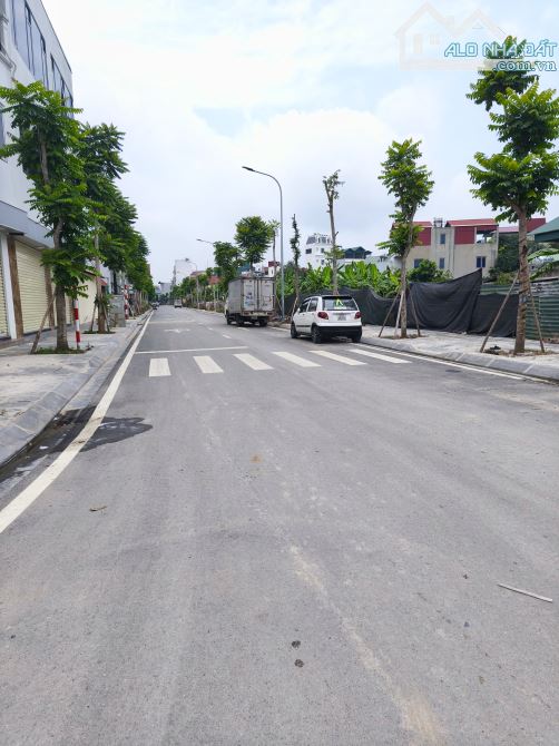 BÁN ĐẤT TÁI ĐỊNH CƯ CỰ KHỐI LONG BIÊN 70M*GIÁ NHỈNH 12 TỶ ĐƯỜNG 13M VỈA HÈ RỘNG,KINH DOANH