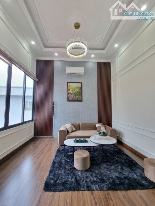 Siêu mẫu chân dài 6 tầng thang máy phố Chế Lan Viên - Cổ Nhuế - 40m2 - giá hơn 8 tỷ