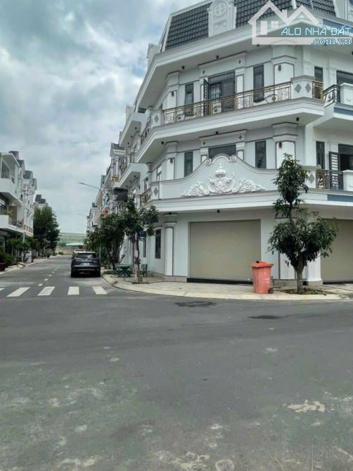 Bán nhà 3 Tầng Khu nhà ở An Phú góc 2 mặt tiền cực đẹp