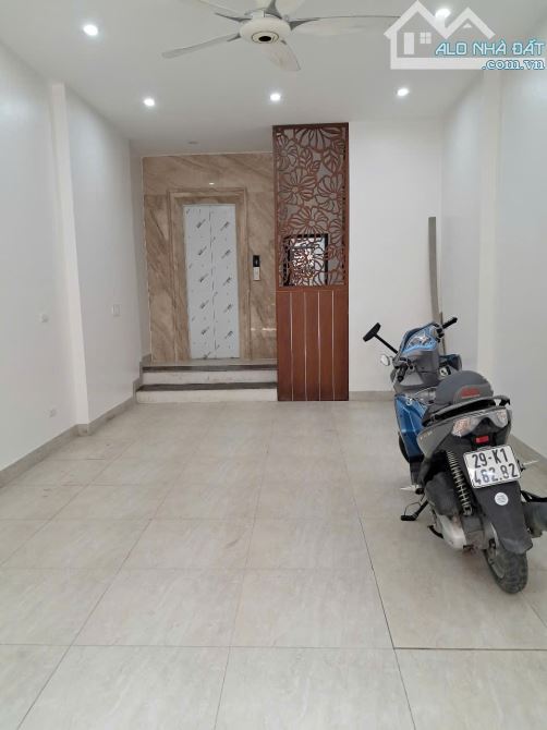 Bán nhà dân xây, 42m2 x 6 tầng thang máy - khu phân lô Quân đội 918 - sân golf Long Biên