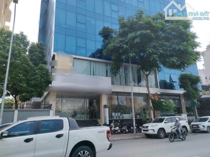 Bán tòa nhà 11 tầng mặt phố Đê La Thành, Vành Đai 1 450m2, mt 15m, giá 165 tỷ.