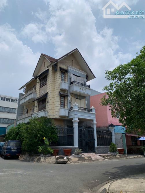Bán biệt thự góc 2 mặt tiền Cư Xá Phú Lâm A, ngang 9m dài 16m, Q.6