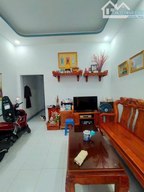 Bán nhà cấp 4 có gác, ngang 4m, hẻm xe máy, kdc hiện hữu, cách 200m đến bênh viện Ung Bứu.