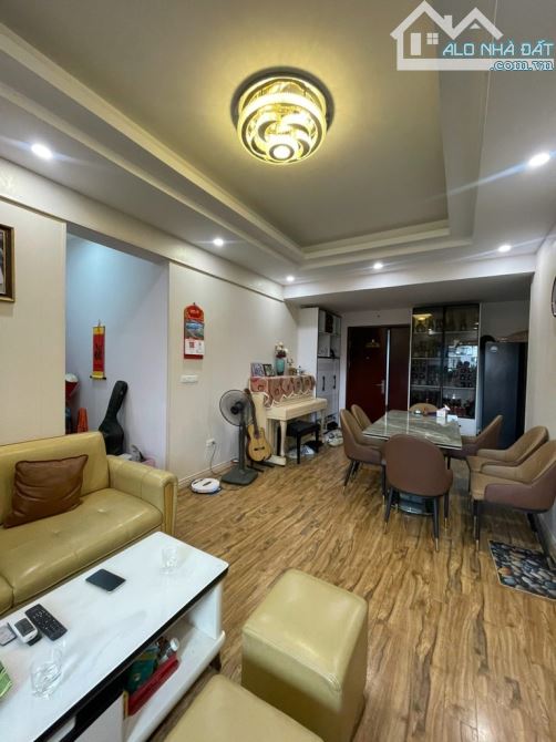 Bán căn hộ 87m², 3PN lô góc, full nội thất, có 2 lốt ô tô – Tòa C1 323 Xuân Đỉnh giá TL