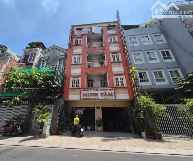 BÁN KHÁCH SẠN 5 TẦNG 32 PHÒNG KHU SÂN BAY, 8x27M VUÔNG VỨC, ĐẦY ĐỦ PCCC