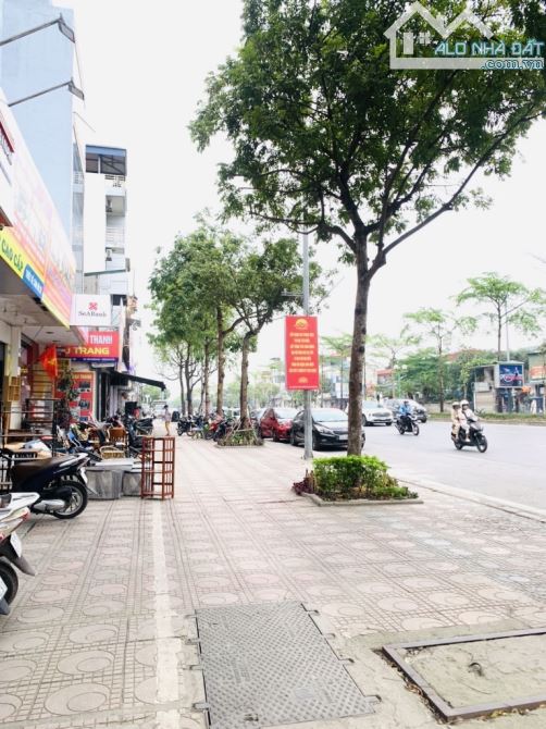 Vip ! Bán Đất Mặt Phố Ngô Gia Tự DT:183m2 MT:9,7m2 . Kinh Doanh Đỉnh , Đầu tư , Ô tô tránh