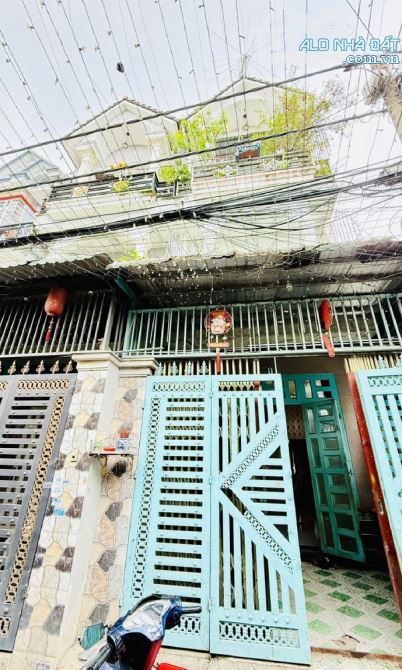 NHÀ HẺM XE HƠI THÔNG LÊ VĂN KHƯƠNG – HIỆP THÀNH, QUẬN 12