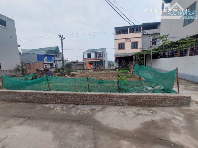 Chủ cần bán gấp: 103,5m2, mt8.3m, nở hậu, 3.85 tỷ, Quang Tiến - Sóc Sơn Sơn, ô tô.