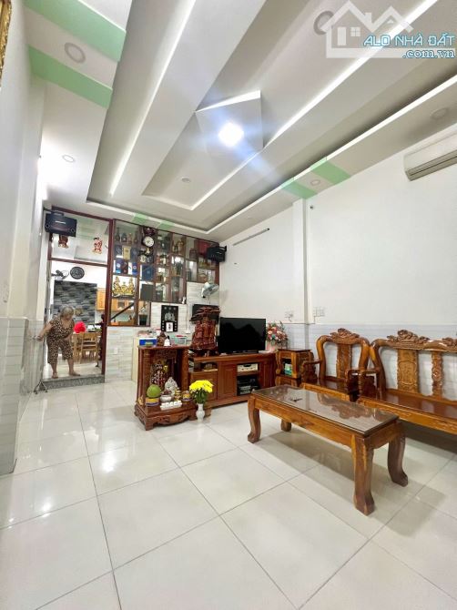 3 TẦNG MỚI ĐẸP CẠNH HƯƠNG LỘ 3 & AEON TÂN PHÚ- 64M2 (4x16)- HẺM XE TẢI THÔNG -CHỈ HƠN 6 TỶ