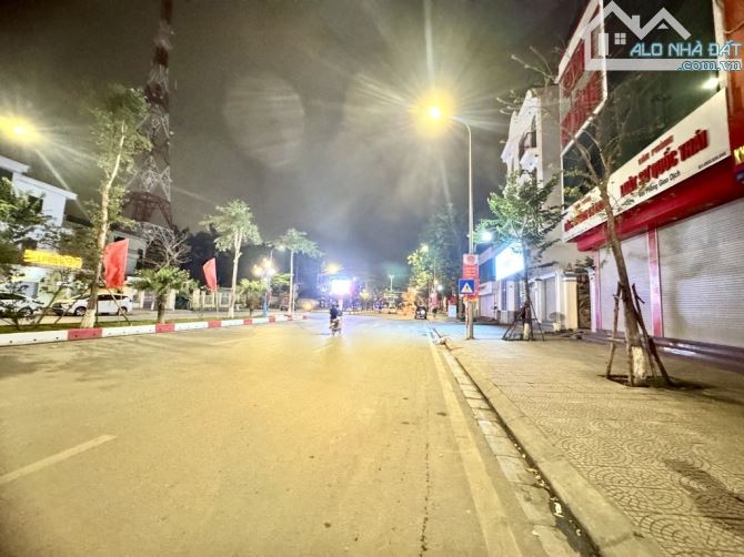 Bán mặt phố Nguyễn Bặc, Tứ Hiệp, đường đôi vị trí đẹp, hồ điều hòa thoáng mát, 118m,3 tầng