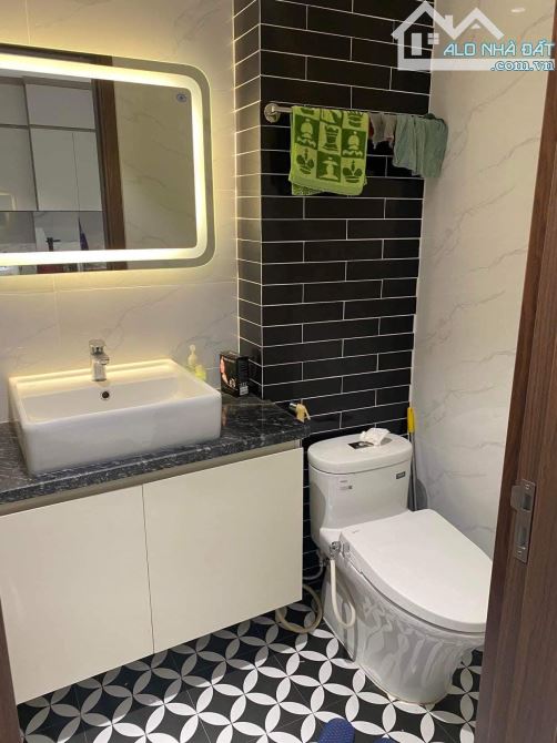 BÁN NHÀ HOÀNG CẦU ĐỐNG ĐA 63m X7 TẦNG THANG MÁY - MT 4.2m - GIÁ: 15.2 TỶ - 10