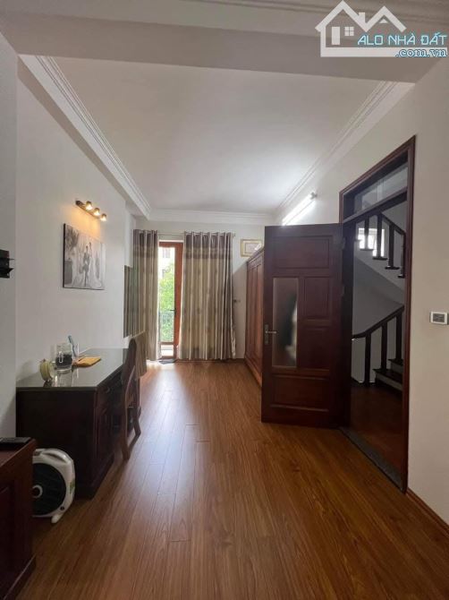 BÁN NHÀ PHỐ NGUYỄN CHÍ THANH - ĐỐNG ĐA 55m X5 TẦNG - MẶT TIỀN 5.5m - GIÁ: 13.5 TỶ - 11