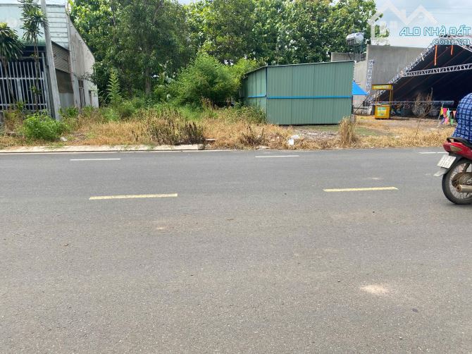 bán lô đất ở tại đô thgij142m2 đất có 5,5m mặt tiền đường nhựa giá chỉ 2,3 tỷ - 1